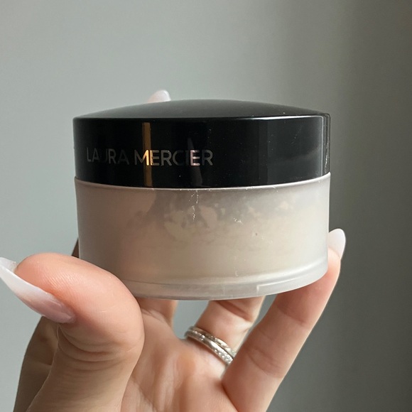 Laura Mercier Translucent Setting Powder - Picture 5 of 7